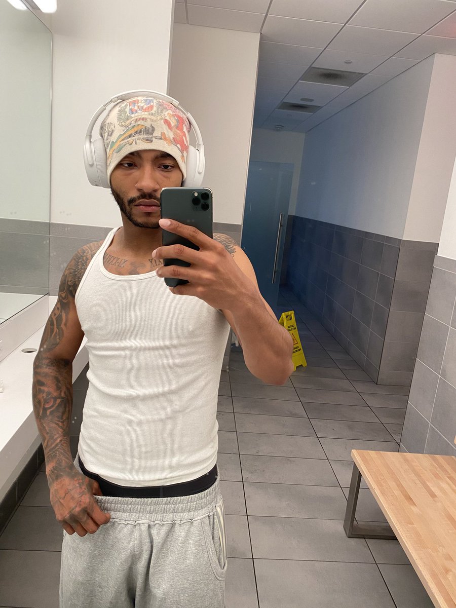 steazye's tweet image. Hey