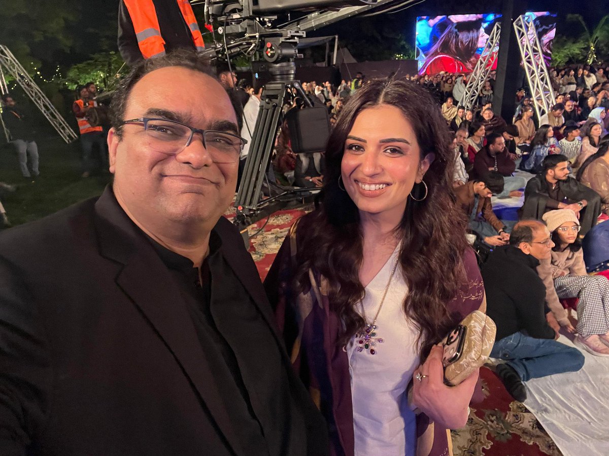 You will find poetry nowhere unless you bring some of it with you.
Joseph Joubert

A soulful evening ♥️