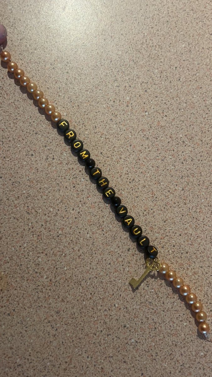 Bracelets I made today😇 

Maybe one day I’ll get better at taking pics of them🫣🫣