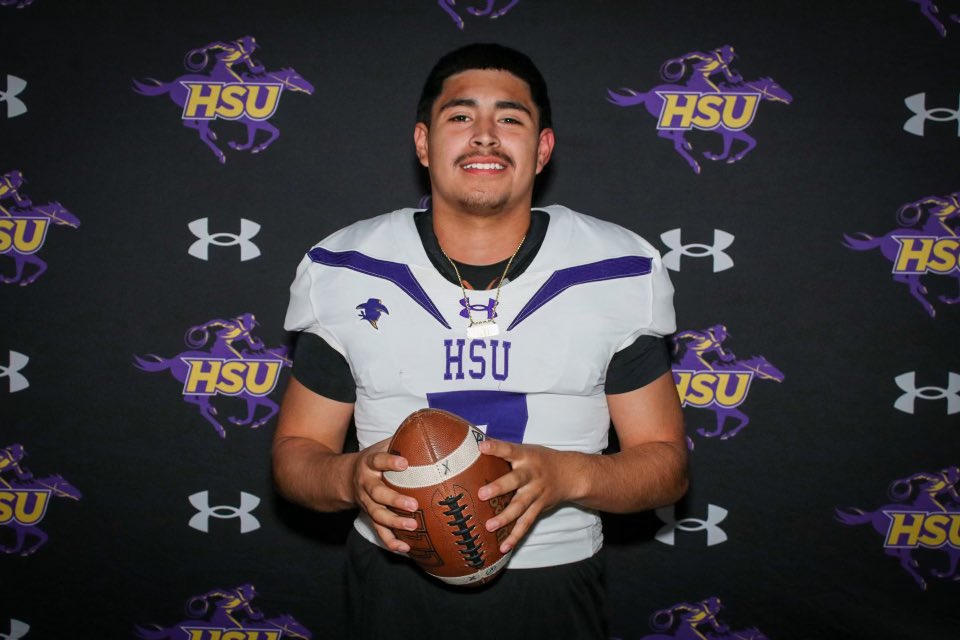 Toscarrizales07's tweet photo. had fun visit @CoachGGlynn thanks 🤠 🙏 @QBHitList @KincadeTheHulk @streetziam @Marchen44 @NoLimitDRob @Mhamil01Maurice @MarlinISDTX @PlayBookAthlete https://t.co/mFdRknnzS1