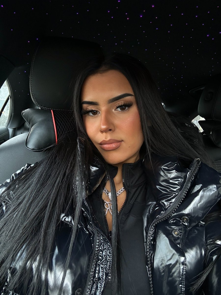 romyluisaa's tweet photo. hop in loser 😝 https://t.co/S5ujlS3oWb