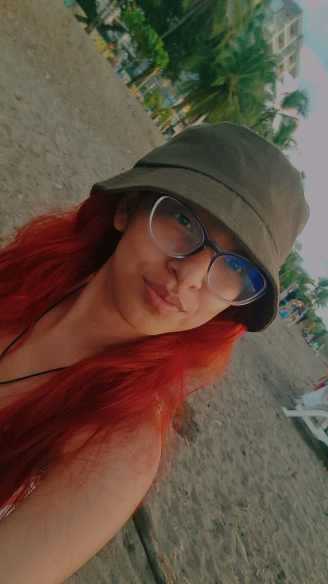 Gbymes's tweet photo. Por qué carajos no me teñí en este color antes? 🥰🫣 https://t.co/O7fefRWGFm