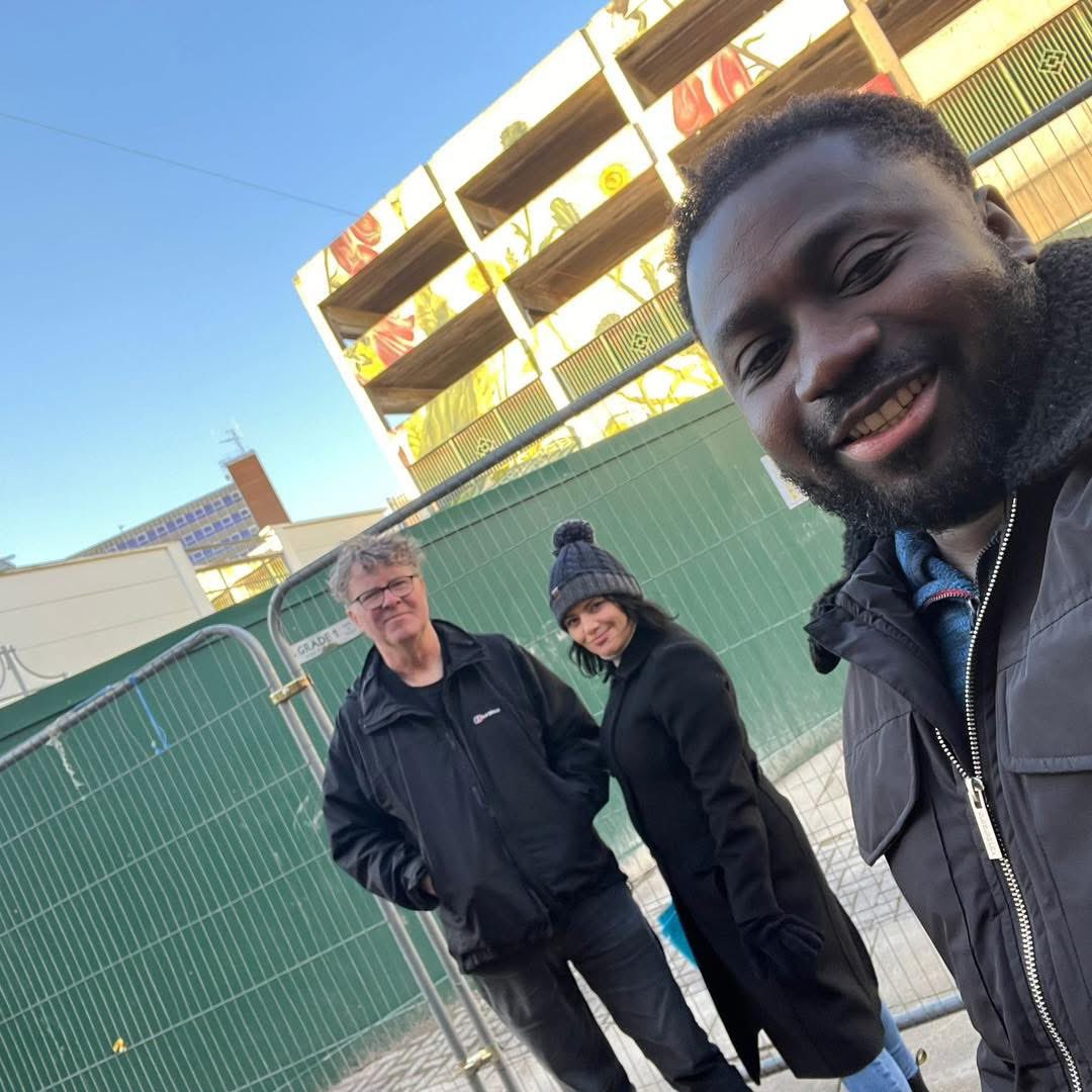 ECCLES REGENERATION UPDATE ⚠️👷
Hoardings are going up as Phase 1 demolition kicks off! Internal strip-outs, utility disconnections &amp; asbestos surveys are underway.

Full timeline ⬇️
salford.gov.uk/planning-build…