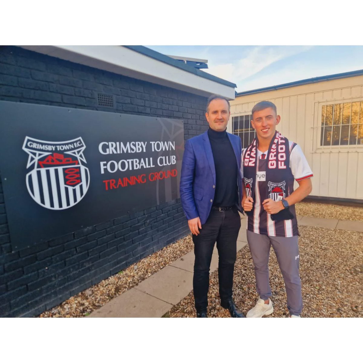 paddyd56's tweet photo. Darragh Burns completes his transfer to EFL side Grimsby Town on a long-term contract.
The 22-Year-Old winger joins the Mariners as he begins a new chapter in his career. An exciting opportunity for the Dublin native at Blundell Park this season.
@quorum_sports @officialgtfc https://t.co/Ux4ZMX3LNO
