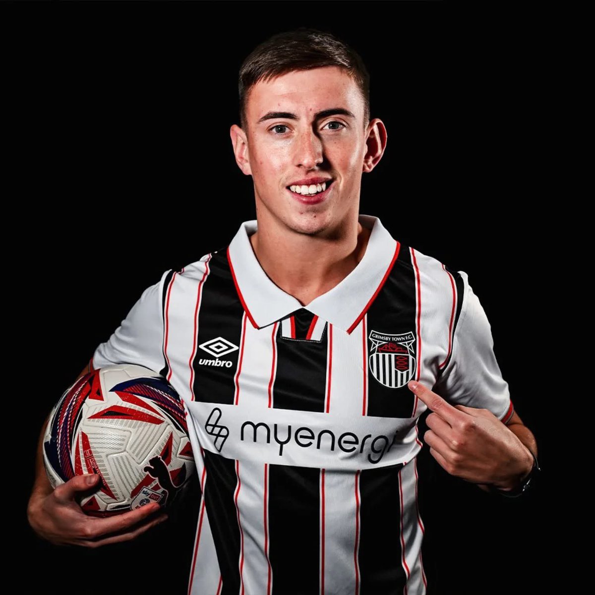 paddyd56's tweet photo. Darragh Burns completes his transfer to EFL side Grimsby Town on a long-term contract.
The 22-Year-Old winger joins the Mariners as he begins a new chapter in his career. An exciting opportunity for the Dublin native at Blundell Park this season.
@quorum_sports @officialgtfc https://t.co/Ux4ZMX3LNO