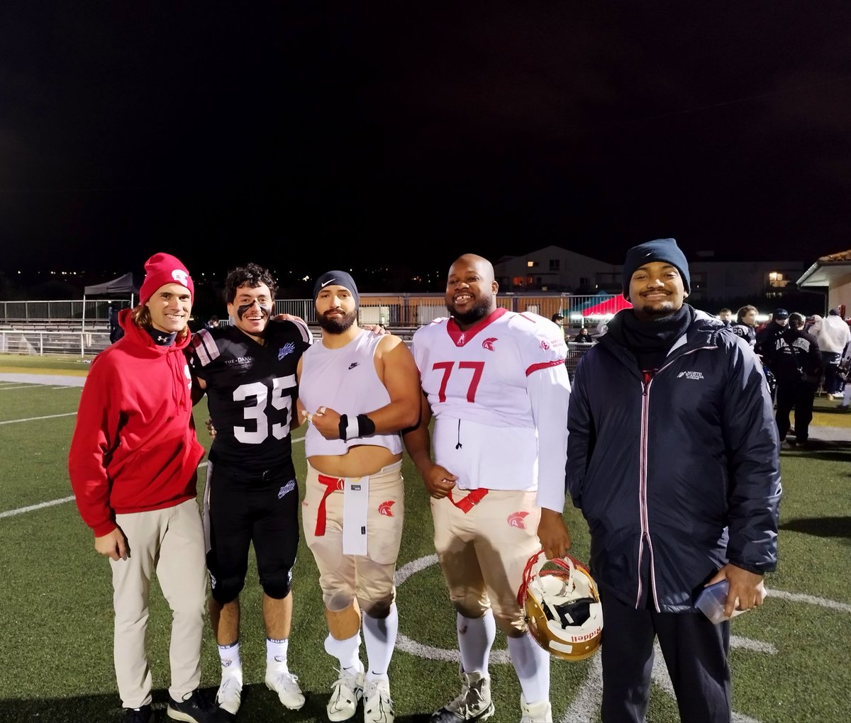 BenjaminCaumeil's tweet photo. New 🏈 Season with my new team @AixArgonautes ⚔️🅰️🟨

WEEK 1 at @OursdeToulouse 🐻
And first L of season 27-34.
Lots of improvement for 🍼young D#
And we will regroup with coach @Coach_DoubleB 💪🏼

Next game 🏟️ vs my old team @MarseilleStars Ⓜ️⭐ for a tough game for our boys 🤙🏼 https://t.co/QYjNWxwJsD