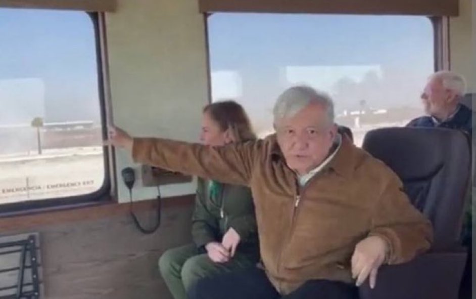 MariettoPonce's tweet image. ¿Se acuerdan cuando esté pinche viejo mugroso y su fodonga esposa le enseñaban a los chairos un tren qué no existió nunca y estos le aplaudían?

🤣🤣🤣🤣🤣🤣🤣🤣🤣🤣🤣🤣🤣🤣