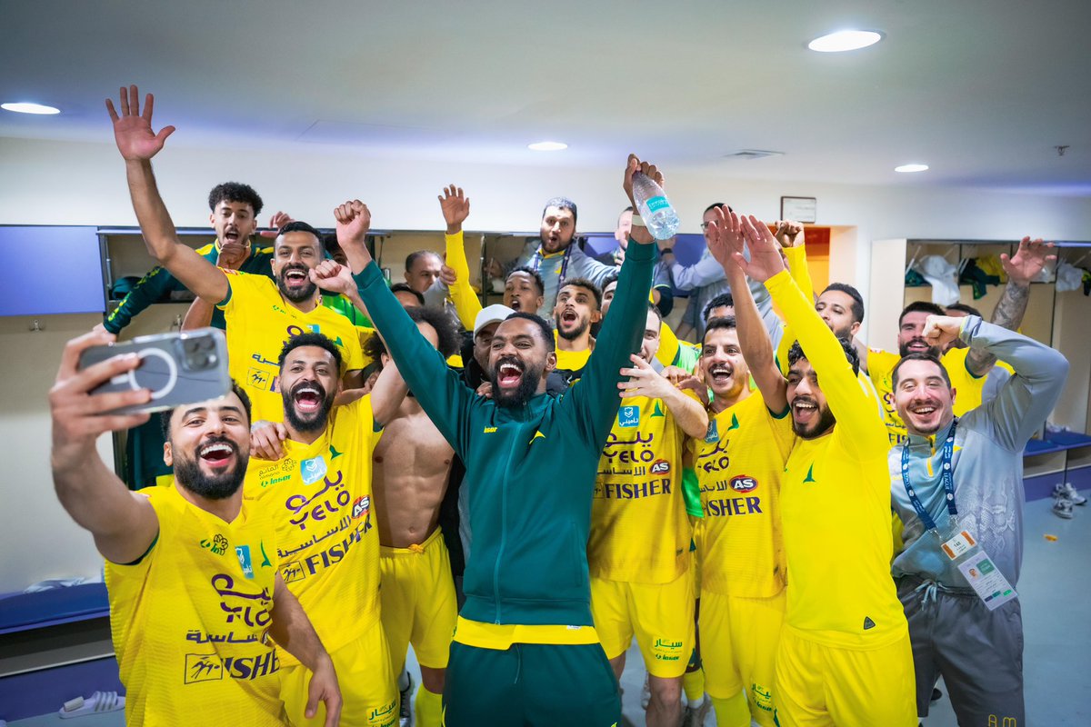 bn_33333's tweet photo. اللهم لك الحمد والشكر الف مبروك الثلاث نقاط 💛💛💛 https://t.co/fKJhTdykOk