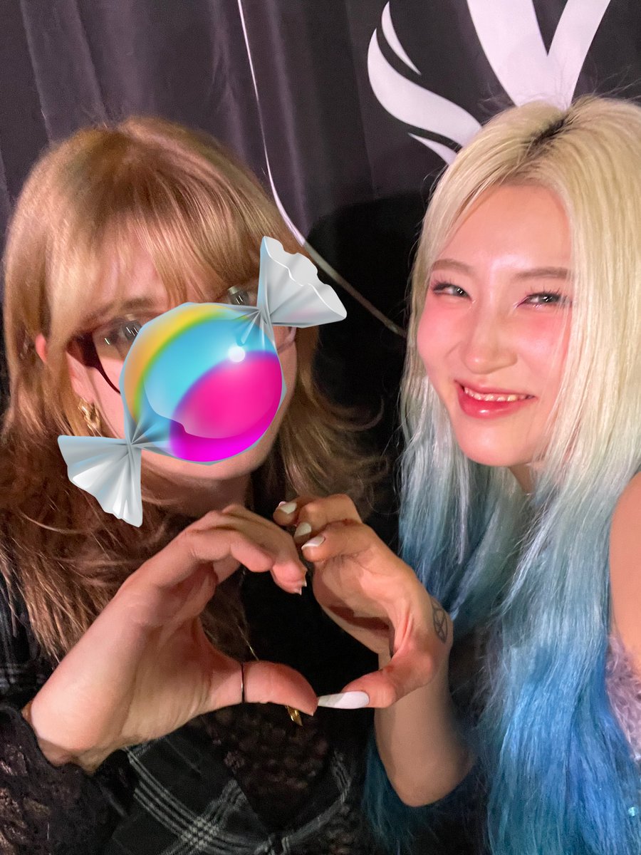 𝙍𝙌 𝙄𝙎 𝙃𝙀𝙍𝙀* 🎸 Léa ⚡︎ tweet media