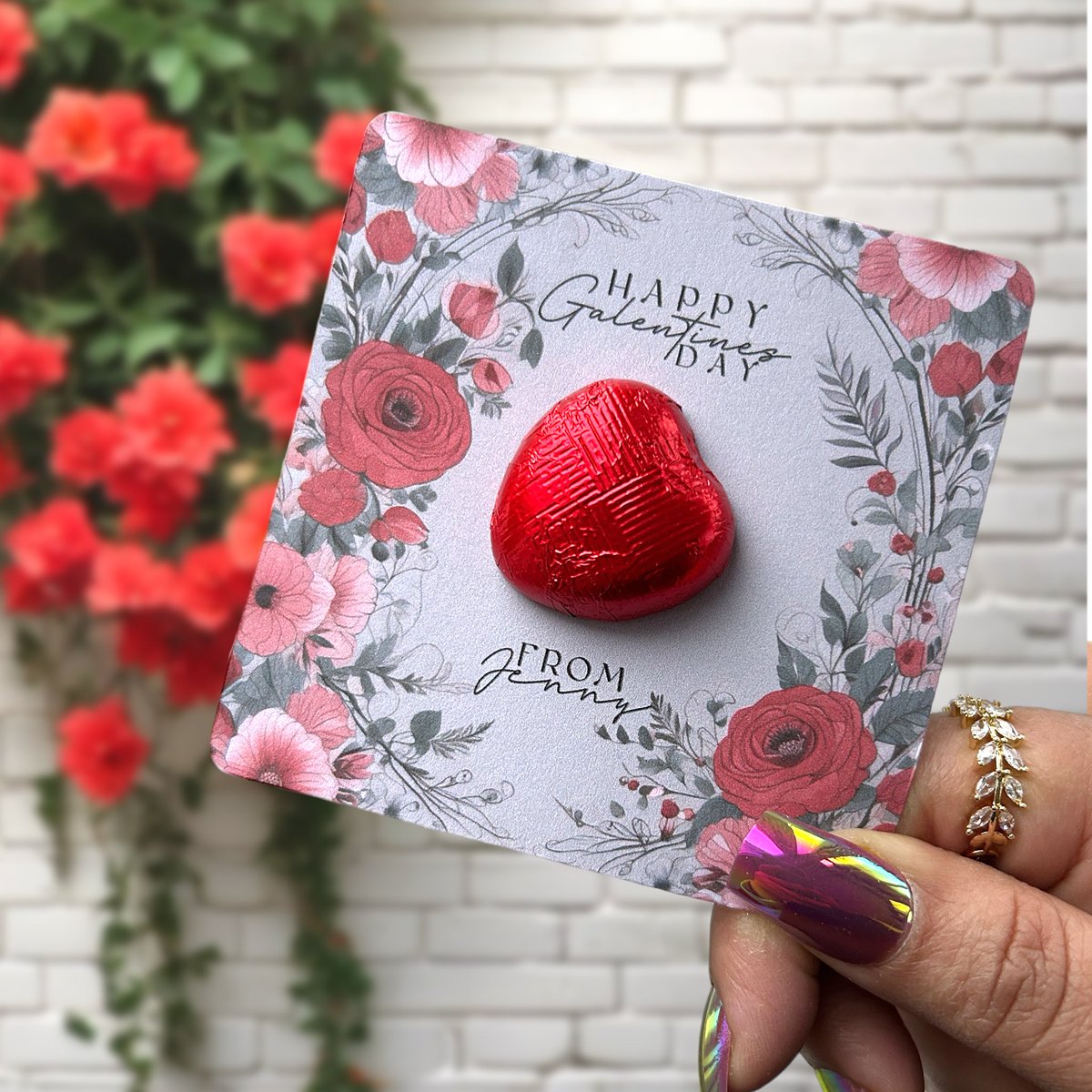 bespokebysalma's tweet photo. Galentines day foiled heart chocolate party favours Girlfriend gifts. Make an adorable addition to your gift bag/box or little treat for your girlies. These are available in my Etsy shop with 5 stunning cards to choose from and personalisation with your name ❤️ https://t.co/hM1mR1REET