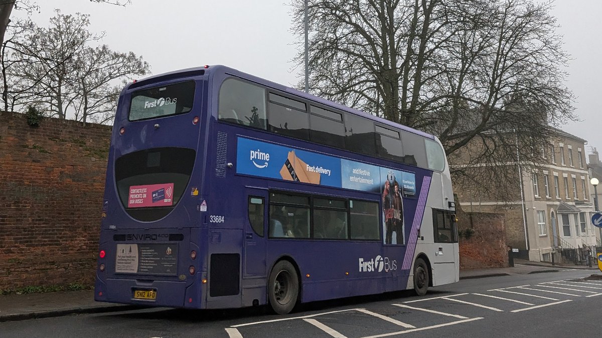 WillsBusSpot's tweet photo. #FirstPaint 27/12/24
First Colchester are really cranking on with the repaints of the Enviro 400's they have received over the past year, one of those painted during November was 33684 SN12 AFO pictured descending down North Hill Colchester just under a month ago. https://t.co/qPqcpuR1vl