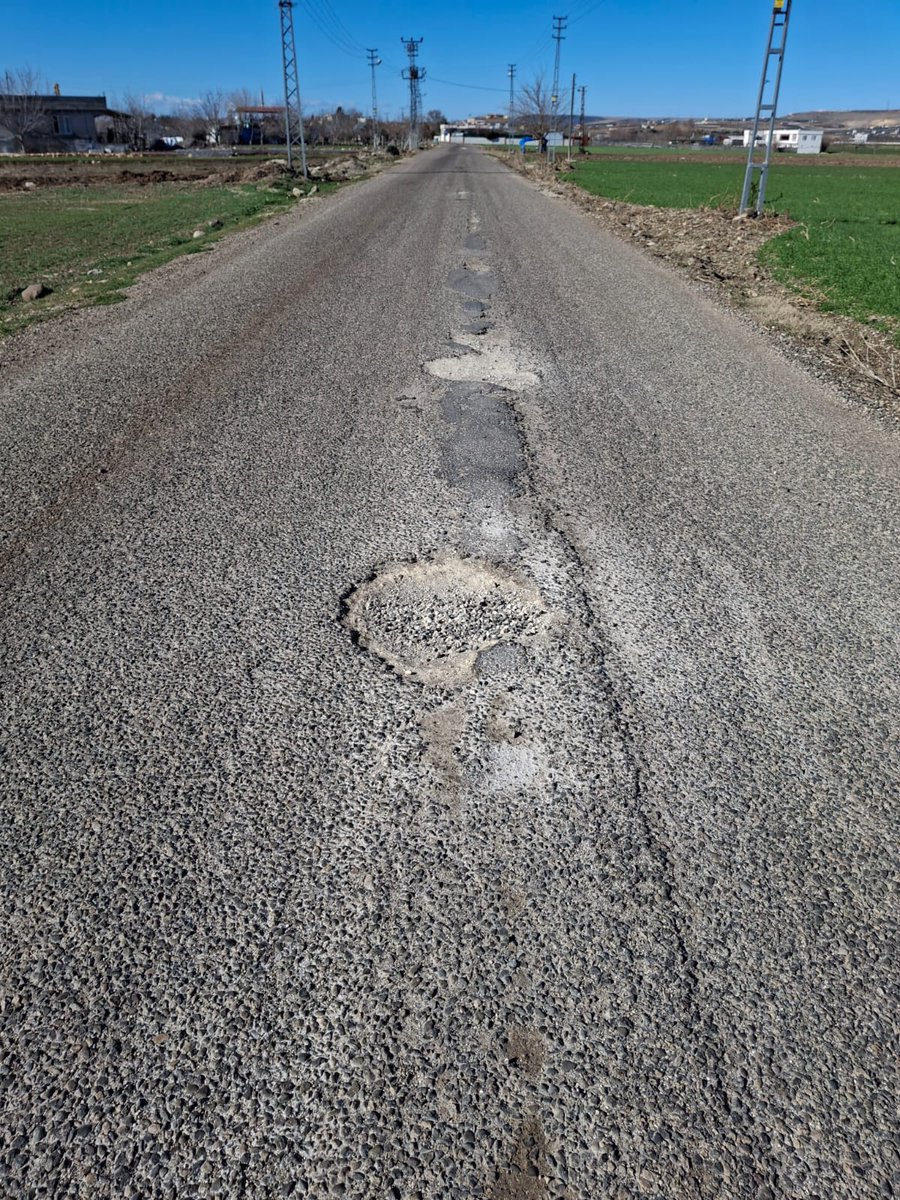 Çimenli köyümüzün yollarını, köstebekler rahat rahat gezsin diyemi yapmıyorsunuz <a href="/GaziantepBeld/">Gaziantep Büyükşehir</a> <a href="/mtahmazoglu/">Mehmet Tahmazoğlu 🇹🇷</a> <a href="/FatmaSahin/">Fatma Şahin</a> <a href="/sahinbeybel/">Şahinbey Belediyesi</a> <a href="/GundemiAntep27/">Antep Gündemi</a> <a href="/MustafaOsanmaz/">Mustafa Osanmaz 🇹🇷</a> <a href="/okkesozeksi/">Ökkeş Özekşi</a>