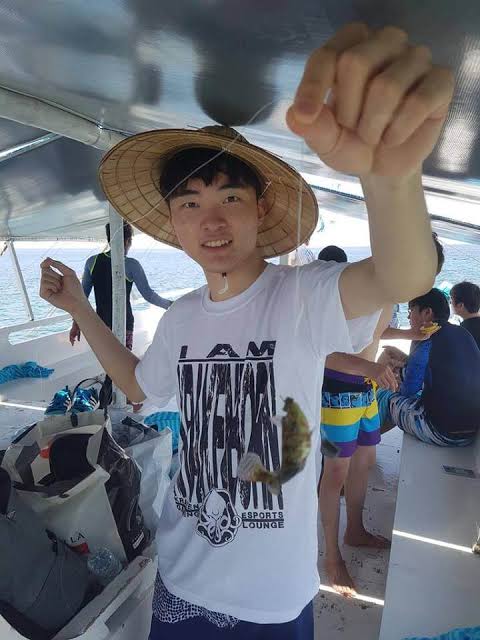 faker in the ph always cracks me tf up why was mr unkillable demon king riding a fuckass jeep