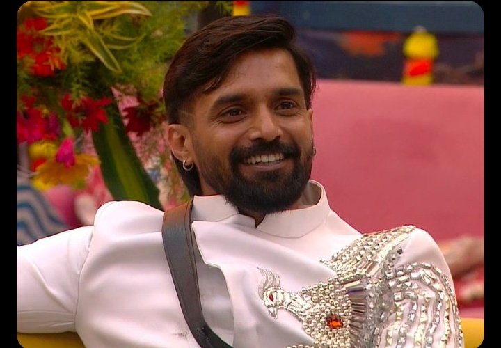 TopG_kannadiga's tweet image. Anusha wasn&apos;t happy 
Dharma wasn&apos;t 
Mansa wasn&apos;t 
Bhavya wasn&apos;t 
Manju wasn&apos;t 
Ranjith wasn&apos;t 
Chaitra wasn&apos;t 
Hamsa wasn&apos;t 
Bhavya wasn&apos;t 
Annnddd even we aren&apos;t 🥹❤️‍🩹
You won ppl&apos;s heart #Trivikram 🤍