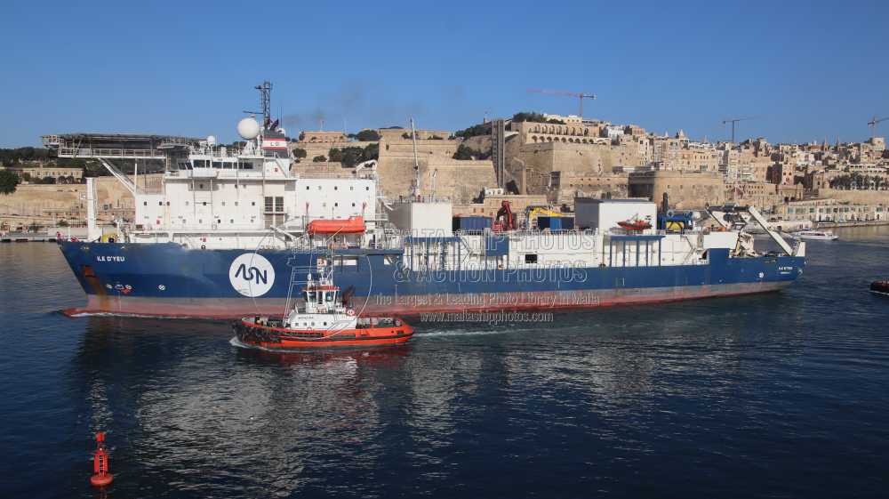 Shipguru's tweet image. #SouthKoreanbuilt #French #cablelayer #ILE_D_YEU #entering #grandharbourmalta during #maidencall - 24.01.2025 - maltashipphotos.com - NO PHOTOS can be used or manipulated without our permission @worldshipsoc @ShippingTV @shippingdata @ShippingMag @ShippingMagnate @ShipNews