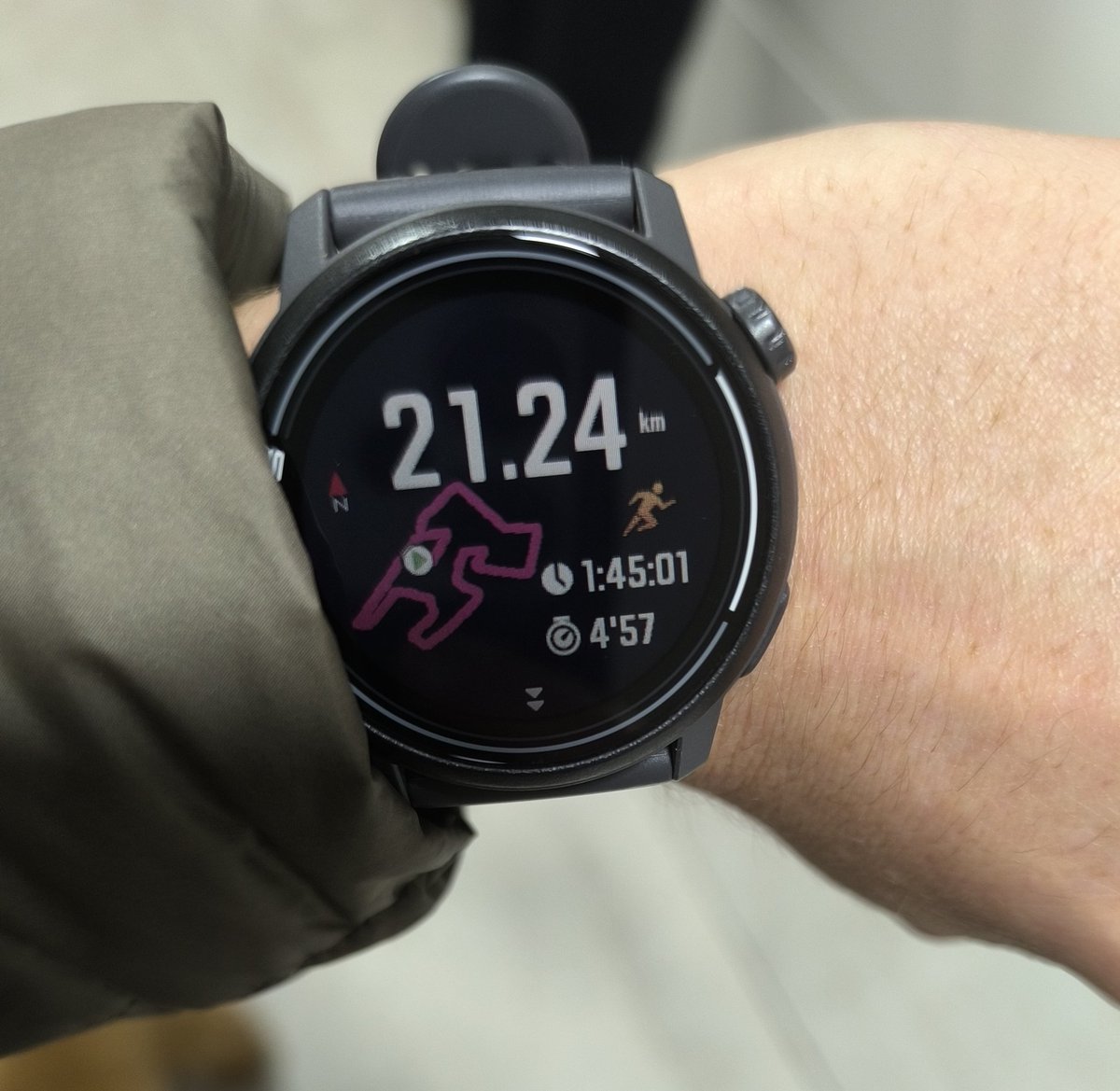 NovalMercedes's tweet photo. Hoy teníamos la media maratón PRE MARATON!! Nada mejor para afrontar las ultimas semanas de preparación, que acabar con mejor marca personal, corriendo por debajo de 5 min/km y cumpliendo objetivo de tiempo! La maratón de Sevilla is coming!!!! https://t.co/8DQOYCXi3y