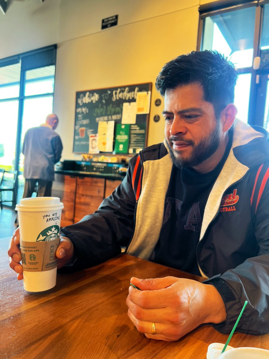 LidiaLunaC's tweet photo. It’s my husband’s birthday, and @Starbucks Eden Shores random cup messages just made his day! #simplejoys https://t.co/X9feYad2o6