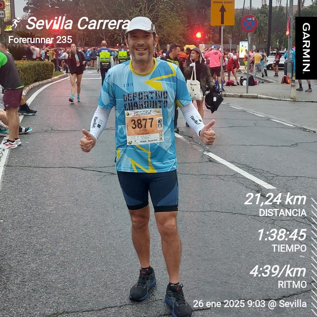 CD_Charquito's tweet photo. Hoy domingo en Sevilla, en una de las mejores medias maratones del panorama nacional, los Óscar, Barnes y Artero junto a David "El Cigala" que en esta ocasión se puso la zamarra de los Carros de Fuego, han hecho lo propio por las calles de Hispalis. https://t.co/8FRwa1Gi0o