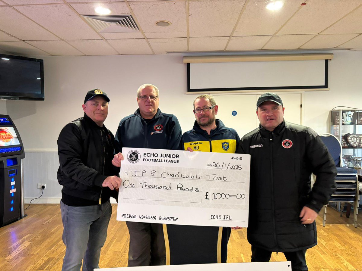 Jp8Jacko's tweet photo. A Huge JP8 thank you to the @echoleague  and Michael from Valance Utd who put us forward for a donation The £1000 will be kept solely for our sports for kids campaigns. Another huge thank you to the JP8 fc lads for the support @jp8_fc @MBSPORTSSOCIAL1 @mickyblue13 https://t.co/Rj6Gyd3LIF