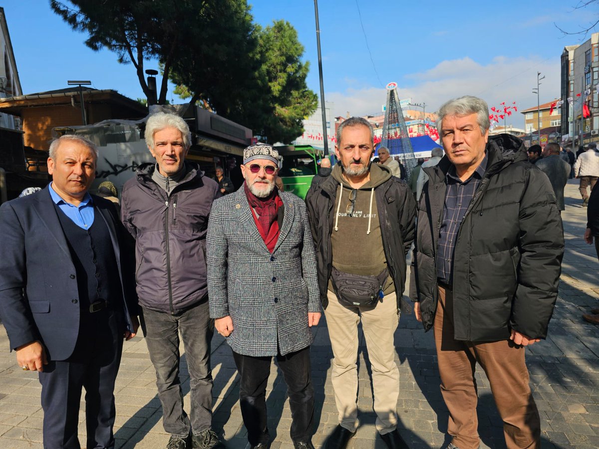 osmanlitoruunu's tweet photo. Ümraniye Belediye Başknmz @ismetyildirimtr ve ilçe teşkilat başkanımız @h_ibrahimyzc nın vefat eden akrabalarının cenazelerine İlçe Başkanımız ekibi ve teşkilat mensuplarımız ile katılım sağladık 
Mekânları Cennet Olsun 
@atasehirakparti 
@AhmetGok55 
@Cih76559Uzuntas https://t.co/RuynO9spbQ
