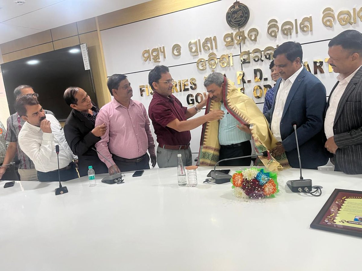 VOTIBBSR's tweet photo. A congregation convened at the venerable halls of VOTI,as a testament to the unparalleled excellence of our illustrious Director,whose luminous tenure is poised to culminate in a glorious sunset of superannuation on 31st January 2025.
@dahvsodisha @farddepartment @OMFEDofficial https://t.co/QYOR9mvAVi
