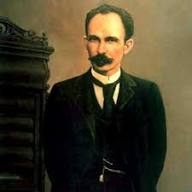 DrRobertoMOjeda's tweet photo. #Fidel sobre Martí: "El mayor monumento de los cubanos a su memoria es haber sabido construir y defender esta trinchera, para que nadie pudiera caer con una fuerza más sobre los pueblos de América y del mundo". #DeCaraAlSol https://t.co/eNXapgjELz