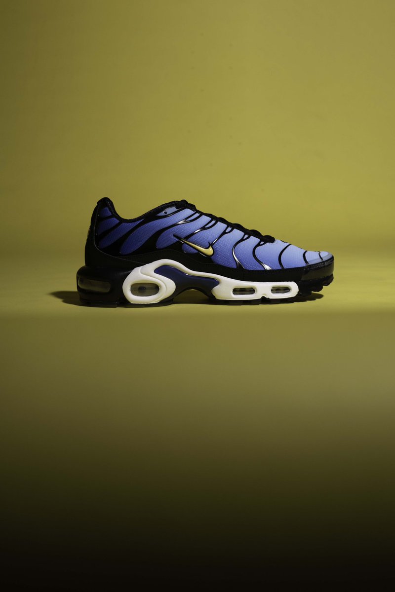 SOLEFLY's tweet image. Nike Air Max Plus OG #HyperBlue available now at both locations, online &amp;amp; on the Solefly App $180 USD
