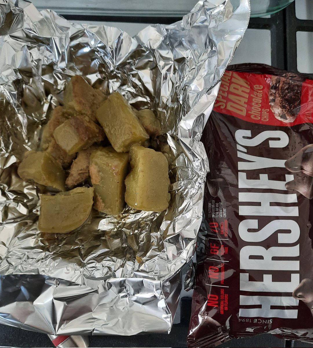 growin_rural_NY's tweet image. It&apos;s time! 
Ran out of #edibles , a quick chocolate infusion should do the trick.
2000 mg of THC in the #cannabutter 
#growyourown #plants #buds  #cannabiscommunity #marijuana 
#medicinalherbs #StonerFam