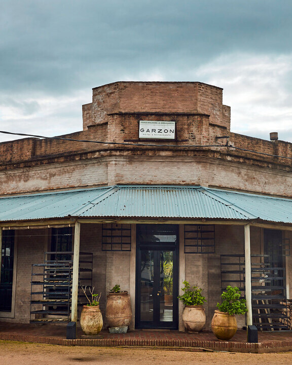 Satopia Travel tweet media