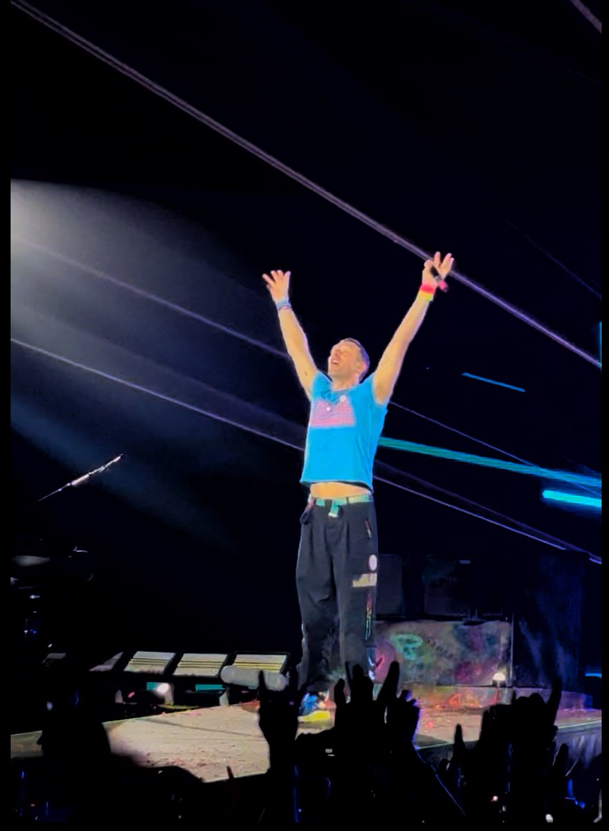 Panicpurii's tweet photo. A week later, and I'm still not over @coldplay's first performance in Mumbai on 18th! Watching the livestream today only reinforced what I already knew – their music does heal parts of you that you didn't even know were broken. Super lucky to have watched them live! https://t.co/YK7xTFwxwf