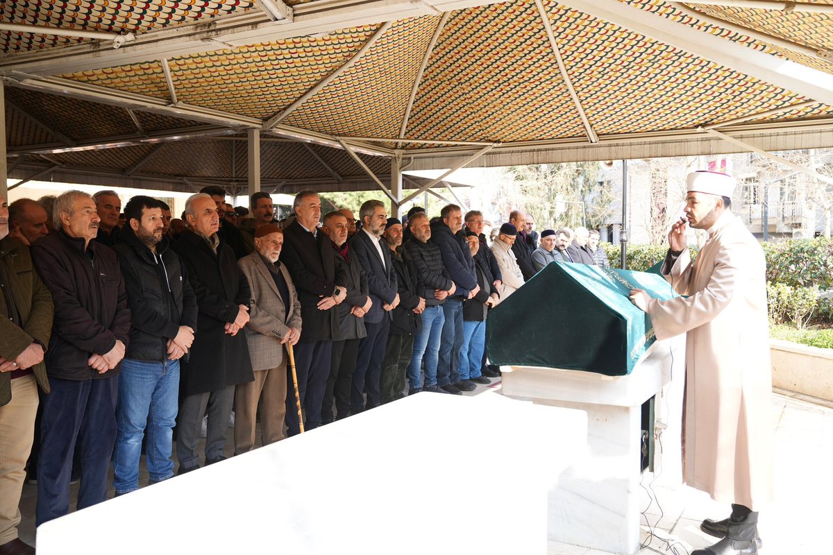 burakcifci34's tweet photo. Ataşehir İlçe Teşkilat Başkanımız @h_ibrahimyzc nın vefat eden amcasının cenazesine Ümraniye Belediye Başkanımız @ismetyildirimtr Ümraniye İlçe Başkanımız @cetinkaya_salim ve Ataşehir İlçe Teşkilat mensuplarımız ile katıldık.

Merhuma Allah’tan rahmet, başta @h_ibrahimyzc ve ailesine sabırlar diliyorum.

Mekanı cennet olsun İnşaAllah.

@atasehirakparti 
@osmannnurika 
@abdullahozdemir