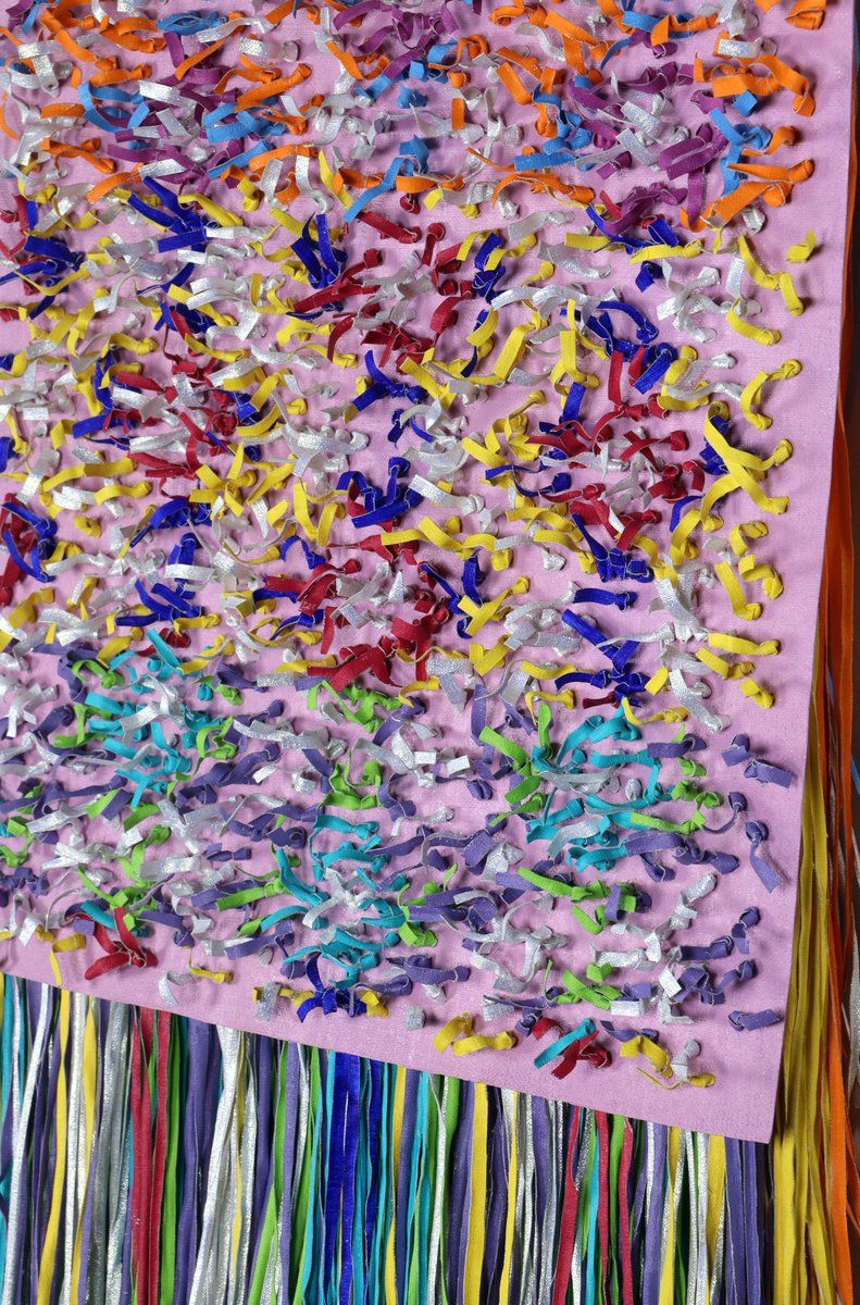 annarayart's tweet photo. Colour comes alive.
'Embellishment (tinsel I)'
by Anna Ray, 2025

Linen, gesso, acrylic
73 x 36 x 8cm https://t.co/zdvr9aaML1