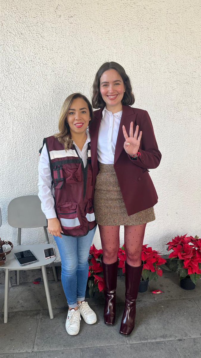 itzulBarrera's tweet photo. ¡Me re afilié a Morena!

En este nuevo proceso que inicia nuestro movimiento para llegar a los 10 millones de militantes, teníamos que poner el ejemplo y reafirmar nuestro compromiso con la 4T. 

Estamos lista y listos para quienes quieran unirse a nuestro movimiento. En Morena ¡Somos Millones!