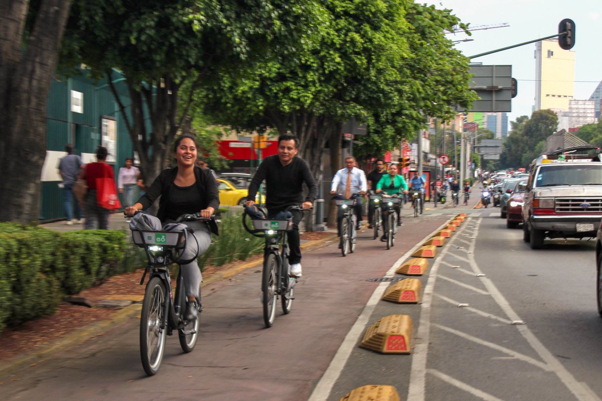 #100diasdegobierno

Por instrucciones de <a href="/ClaraBrugadaM/">Clara Brugada Molina</a> trabajaremos para incrementar la red de ciclovías con 300 kilómetros más y ampliaremos el sistema <a href="/ecobici/">ECOBICI CDMX</a>.

También intervendremos 50 cruces con altos índices de incidentes, para cuidar a las y los peatones.