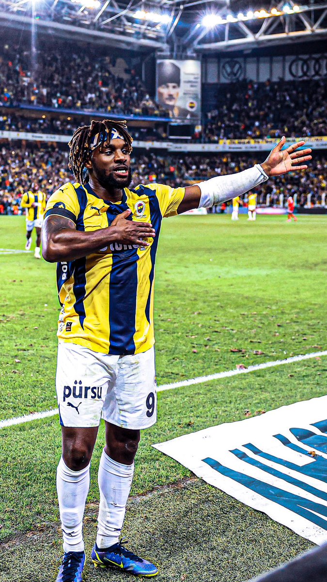 _KoXaL__'s tweet photo. hocayı-medyayı geçtim, takımda insanı heyecanlandıran tek oyuncusuna FB taraftarının negatif takıntısını hiç anlayamayacağım..
#Maximen https://t.co/bkGjJSXpOB