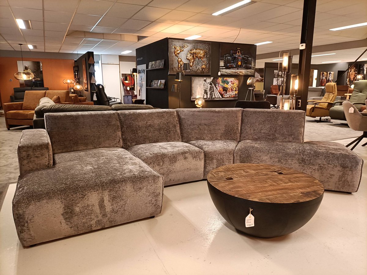 BankstelPlus's tweet photo. 𝗡𝘂 𝗲𝘅𝘁𝗿𝗮 𝘀𝗰𝗵𝗲𝗿𝗽 𝗴𝗲𝗽𝗿𝗶𝗷𝘀𝗱! 𝗪𝗘𝗚=𝗣𝗘𝗖𝗛!

Hoekbank Elise
Stof Trenza Wood
Afmetingen: zie foto 2

𝗩𝗮𝗻 €𝟮𝟵𝟵𝟭,-
𝗡𝘂 𝘃𝗼𝗼𝗿 €𝟮𝟰𝟵𝟵,-

Voor meer informatie bent u van harte welkom in onze showroom aan de Van Vlissingenstraat 45 in Assen!😄☕ https://t.co/a3lj6EA2bb