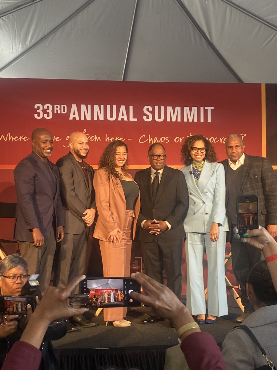 theyeofosiris's tweet photo. TY for a day of Education, Engaging Empowerment & Unity #EmpowermentCongress #ECSummit33 @kbla1580 @cjecofficial https://t.co/V5wPoPdwMQ
