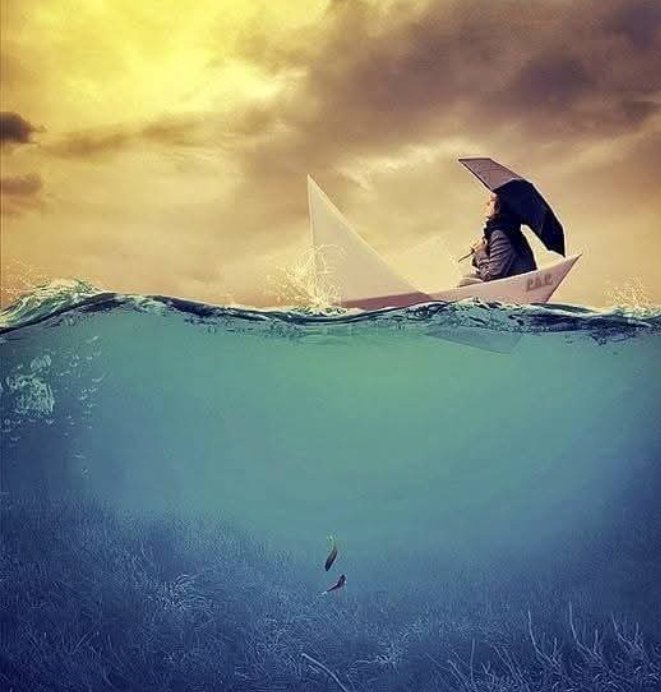 Ben bir kadınım. Kağıttan gemilerin var.🩵