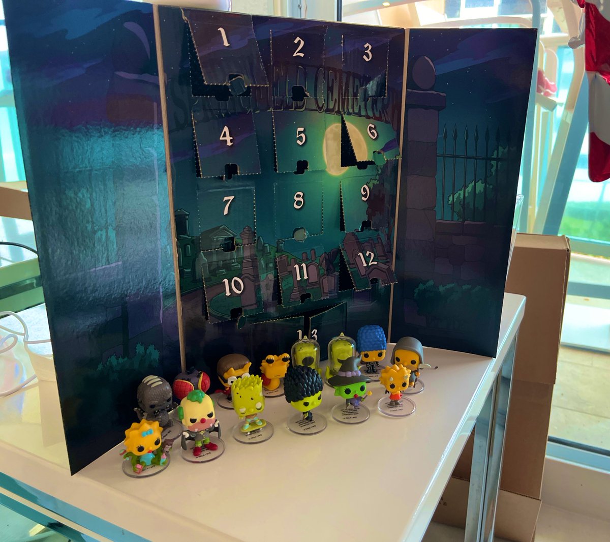 Coloratilis's tweet photo. Жена на Новый год подарила адвент календарь Funko Pop по Симпсонам. В коллекцию фигурок прибыло. Все очень детализировано. Как я люблю. #TheSimpsons https://t.co/gWbtGVvGnA