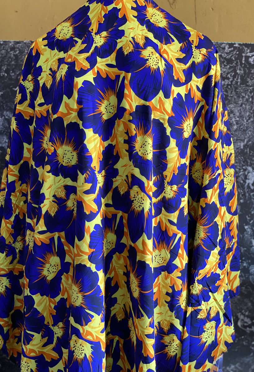 A_halimahh's tweet image. Plain crepe available in all colors

Price is 2000 per trouser 

Beautiful vintage crepe prints
Price is 2000 per yard