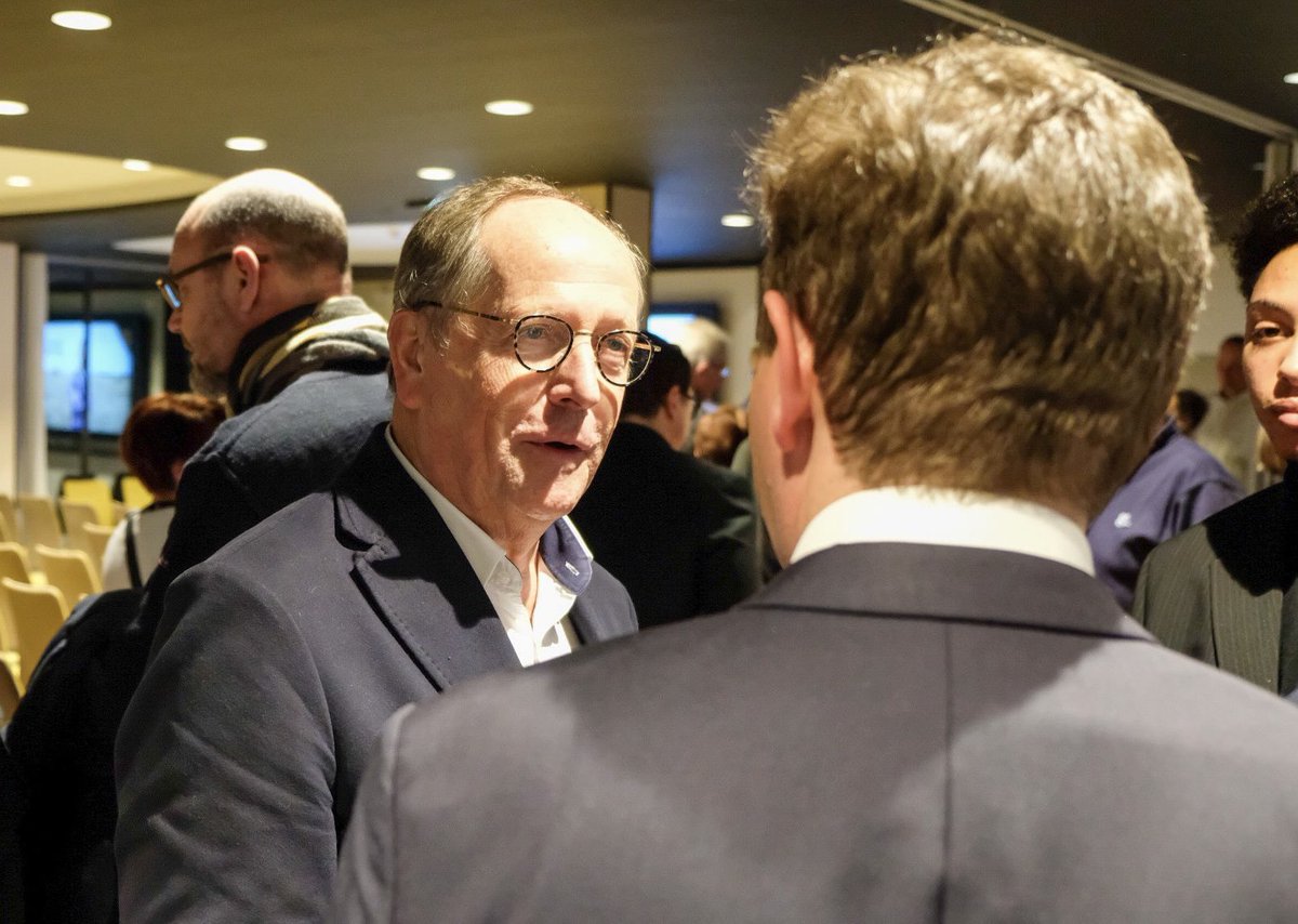 ✨Merci à tous d'avoir été si nombreux à ma cérémonie de vœux à Dijon ! 
Votre présence en grand nombre, dans une ambiance aussi chaleureuse, reflète l’élan collectif qui nous anime en ce début d’année. 
2025 s’annonce belle et productive 🚀