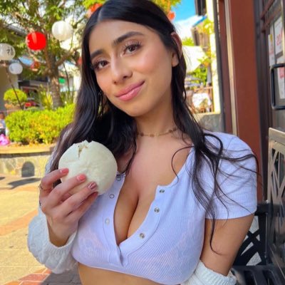violet_meyer8's tweet photo. #NewProfilePic#jane #rose https://t.co/nLtT8by208
