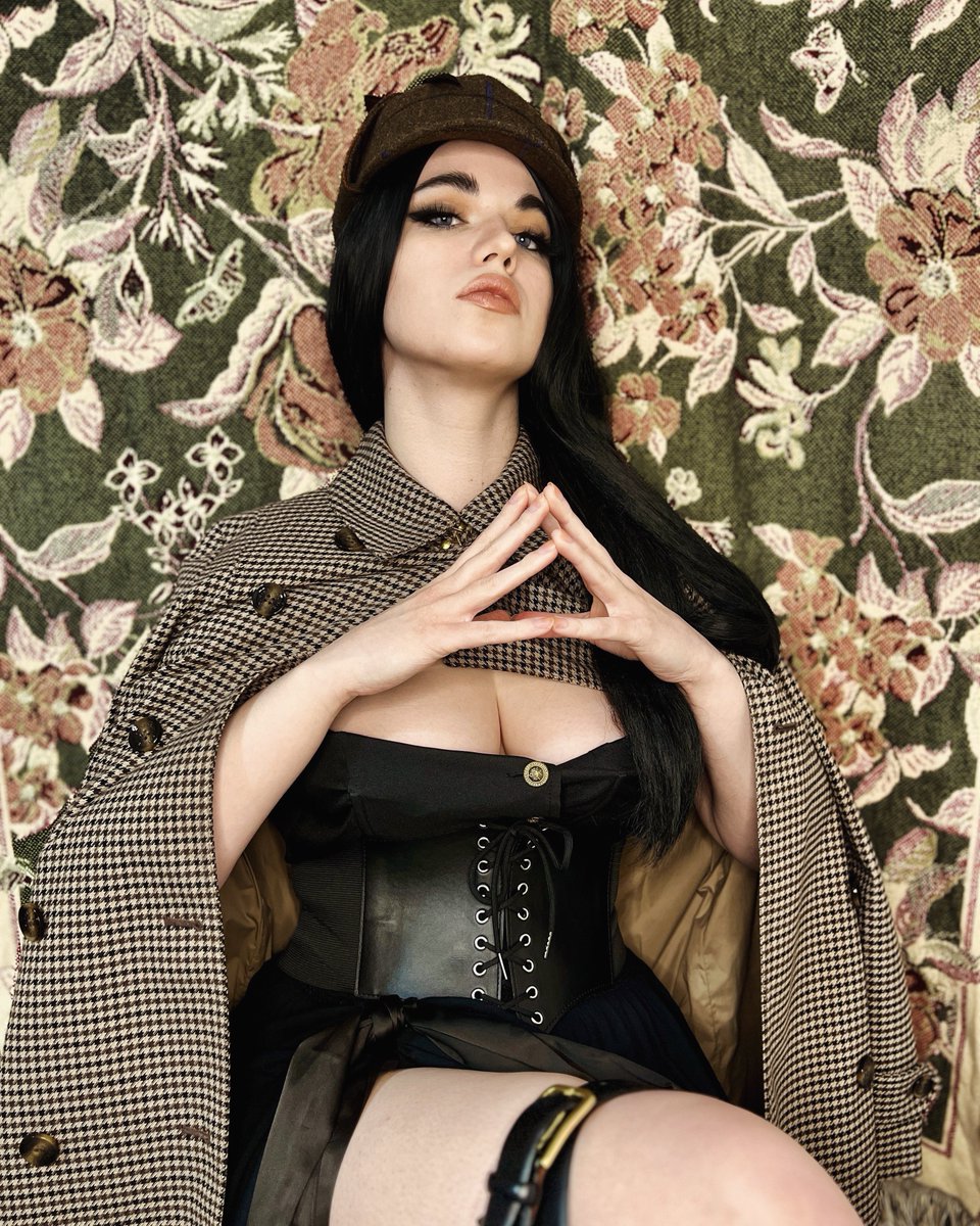 Saintwick_SxS's tweet photo. The World's Greatest Detective 🔍🎻
(Female) Sherlock Holmes cosplay!
#cosplay #cosplayergirl #sherlockholmes #ClassicLiterature https://t.co/AEM9GmZ4Br