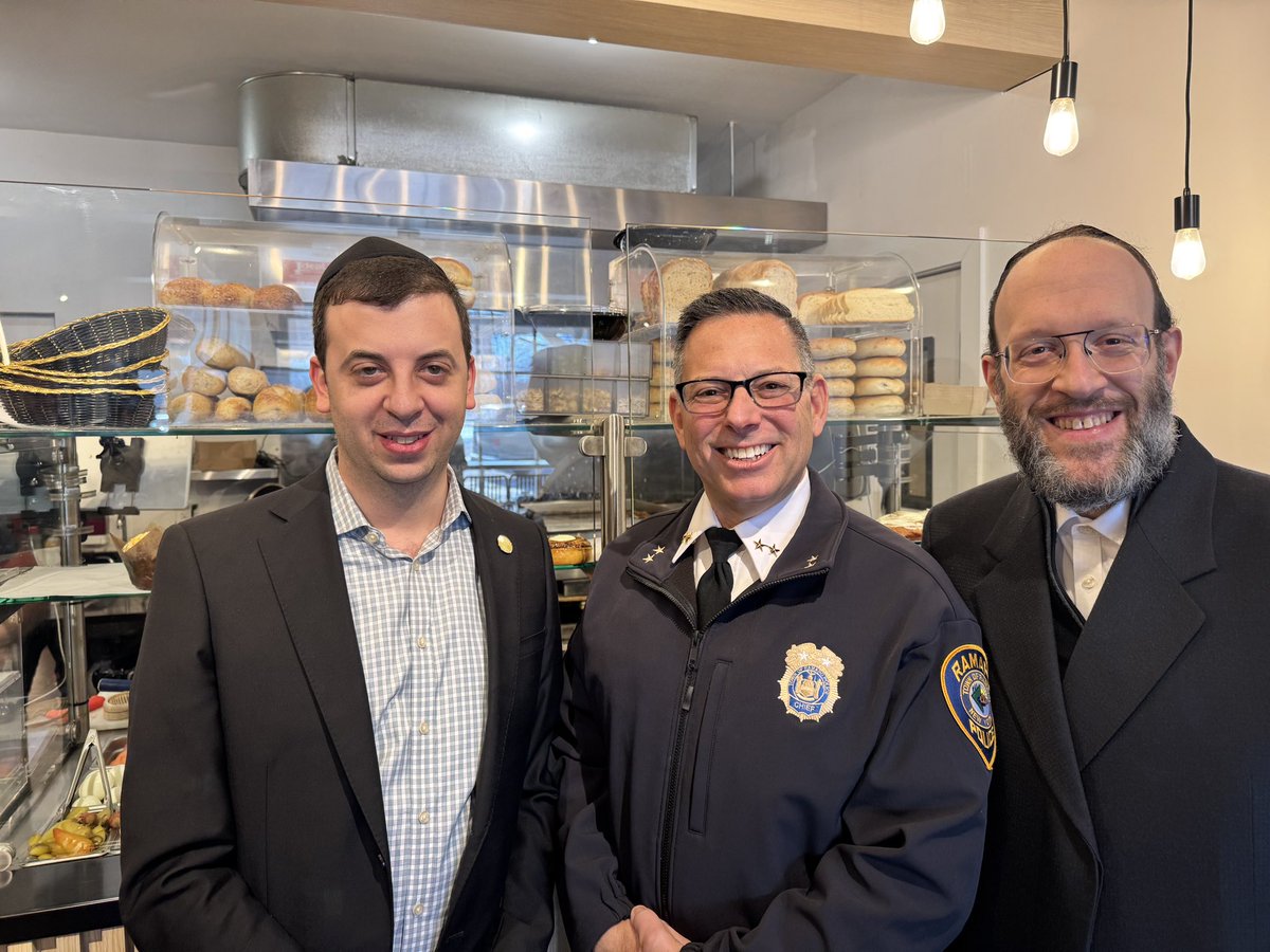Ramapo_PD's tweet photo. This morning, Chief Hyman had the pleasure of attending the Village of Chestnut Ridge’s  “Coffee with the Trustees” event at Yoffee Coffee. Thank you to Deputy Mayor Chaim Rose, Trustee Shmuli Fromovitz, and the residents who came to join us today. https://t.co/XrROZSPDM4