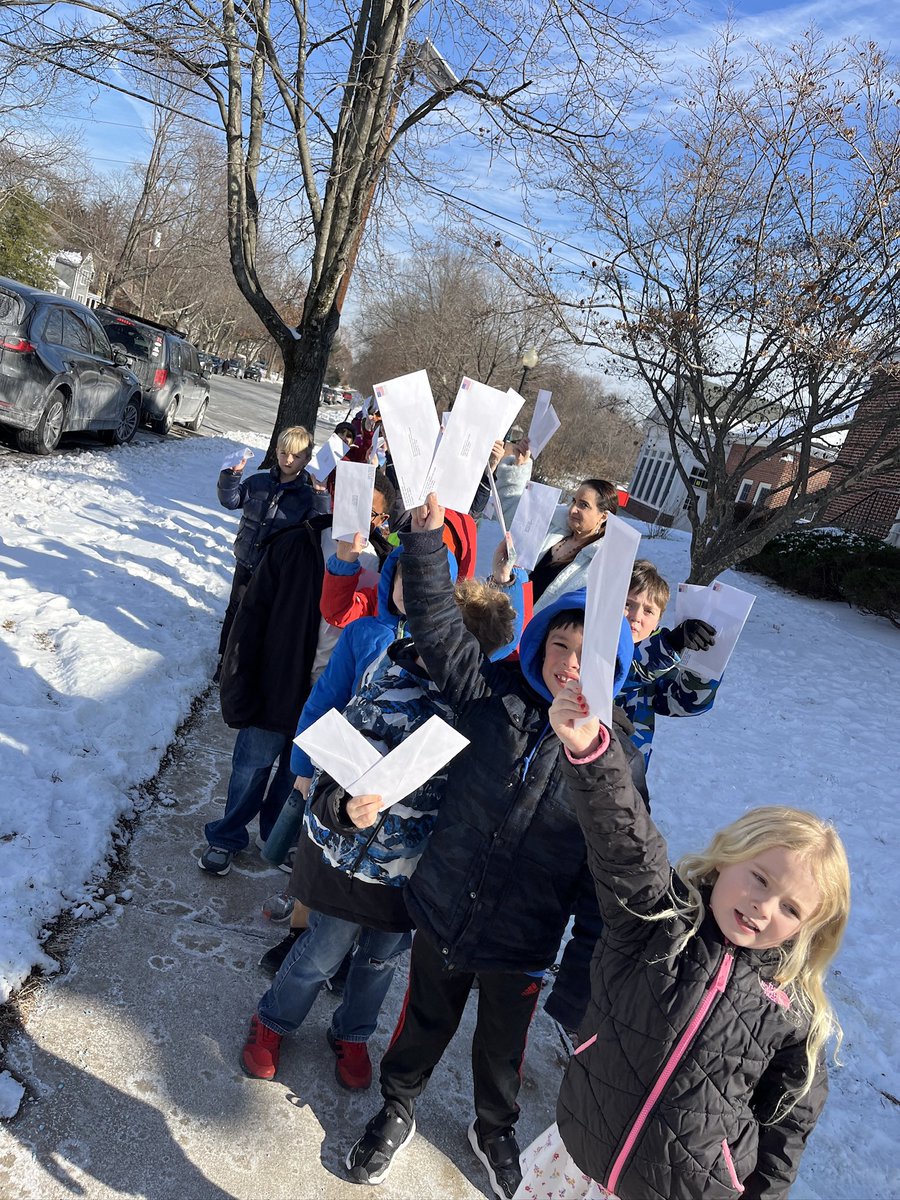 Debbie Booz tweet media