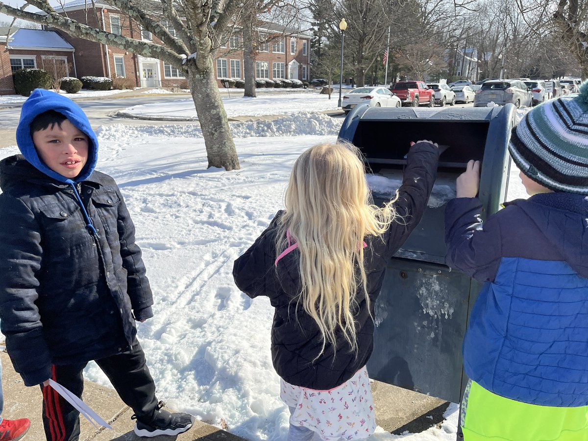 Debbie Booz tweet media