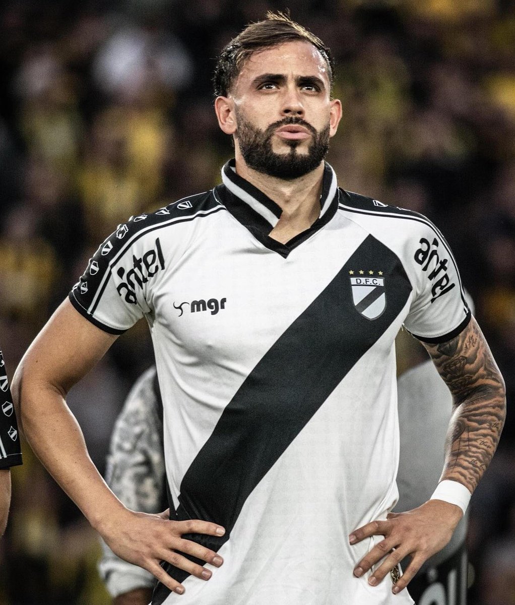 🇺🇾REFORÇO URUGUAIO!?

Segundo informação do jornalista <a href="/glopezferraro/">Guille López</a>, o zagueiro uruguaio Matías Fracchia, de 29 anos, está a caminho do Coritiba, livre no mercado após sair do Danubio.

O jogador disputou 39 partidas em 2024, sendo 5 delas pela copa sul-americana.

Bom reforço?