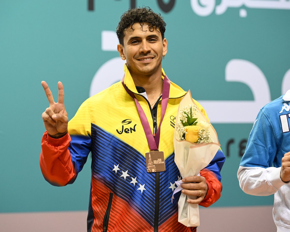 🏆🇶🇦Presenting the medalists of the 2025 Doha Epee Grand Prix Men's Individual event:
🥇 Neisser LOYOLA 🇧🇪
🥈 Gergely SIKLOSI 🇭🇺
🥉 Ruben LIMARDO GASCON 🇻🇪
🥉 Davide DI VEROLI 🇮🇹

#fencing #escrime #esgrima #FIE #FencingGrandPrix #FIEGrandPrix #Doha2025 #Epee
📸 #BizziTeam/