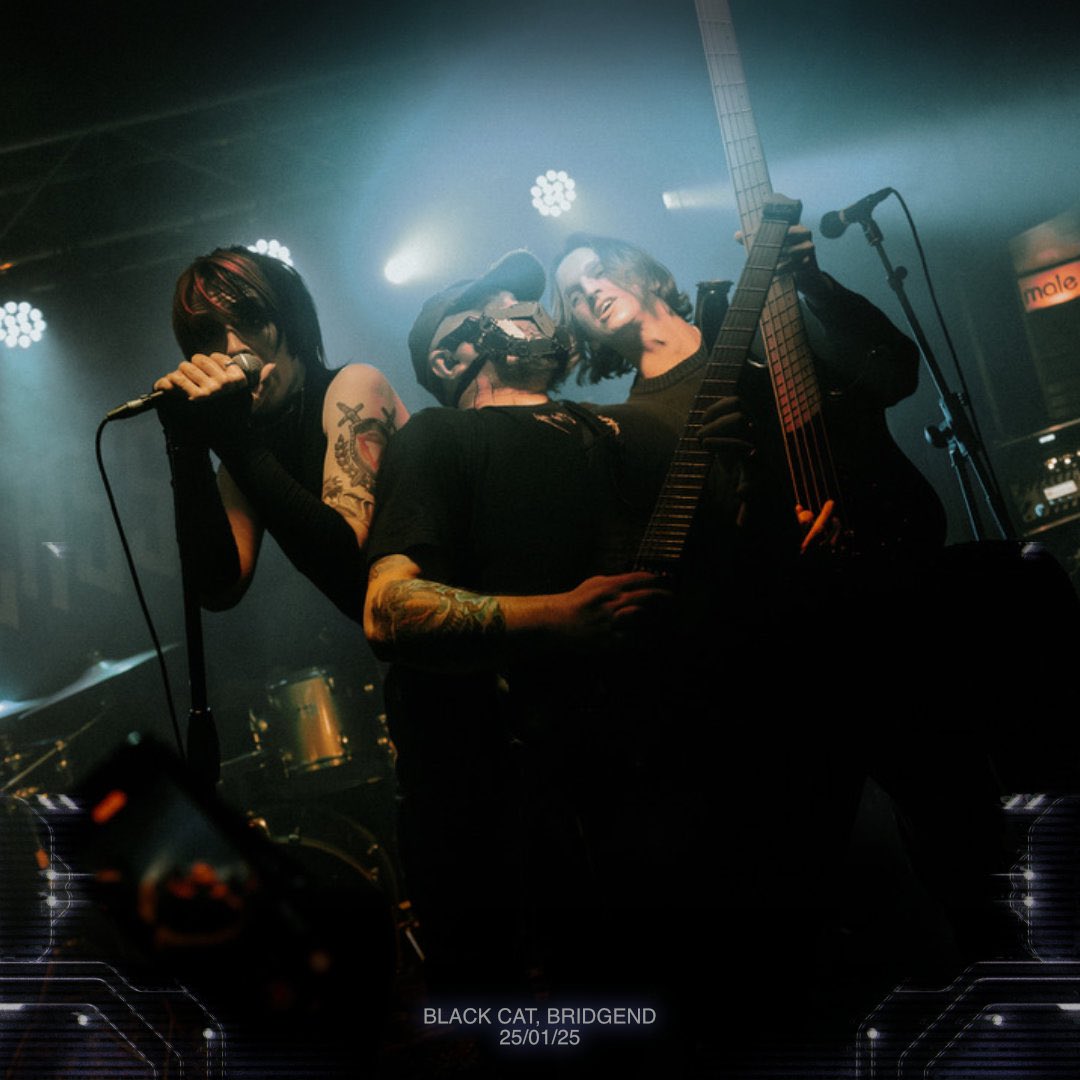 NGHTLVS's tweet image. 📂NGHTLVS2025
L📂LIVE_PHOTOS_
L📂black_cat _-_bridgend
BIG UP BRIDGEND. It was a pleasure sharing the stage with @StrangeCompany_ to open up for our pals @GlassHeartUK at their sold out headline show.
Thank you for your energy and your voices.
📷 Tom Damsell