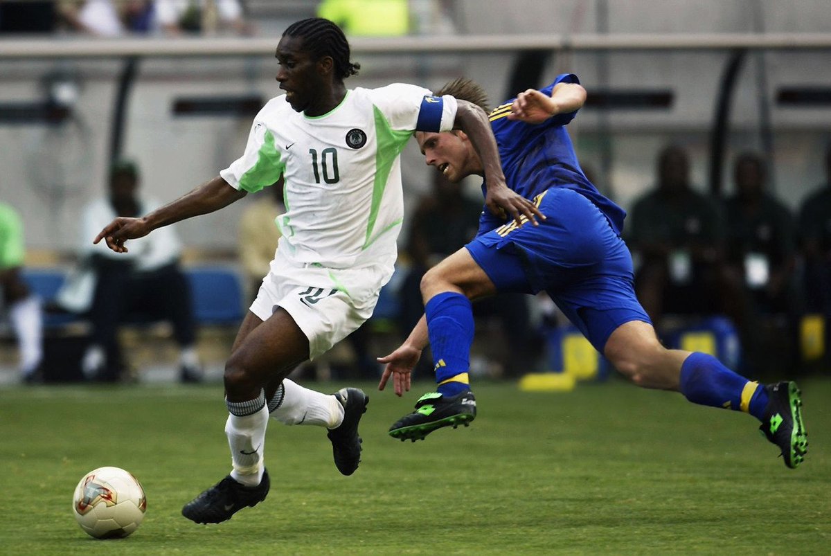 HD_Football's tweet photo. Jay-Jay Okocha - Nigeria vs Sweden - 2002 FIFA World Cup https://t.co/OkxNPgvEN7